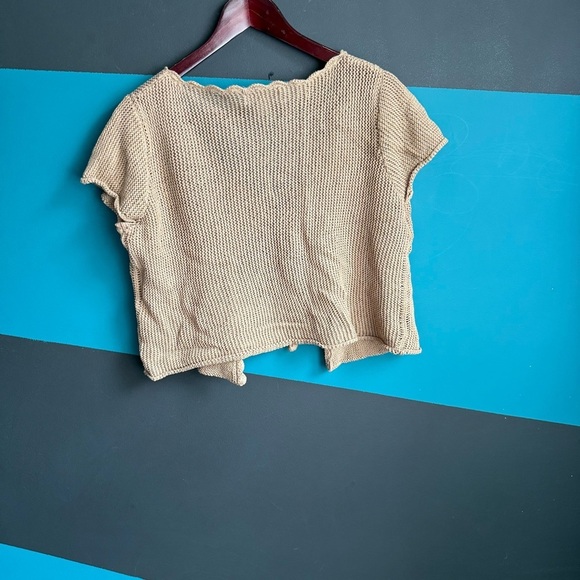 Kenar Cream Tan Crop Tie-Front Blouse - Picture 4 of 9